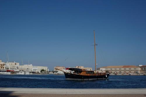 Port Syros 01 opacity